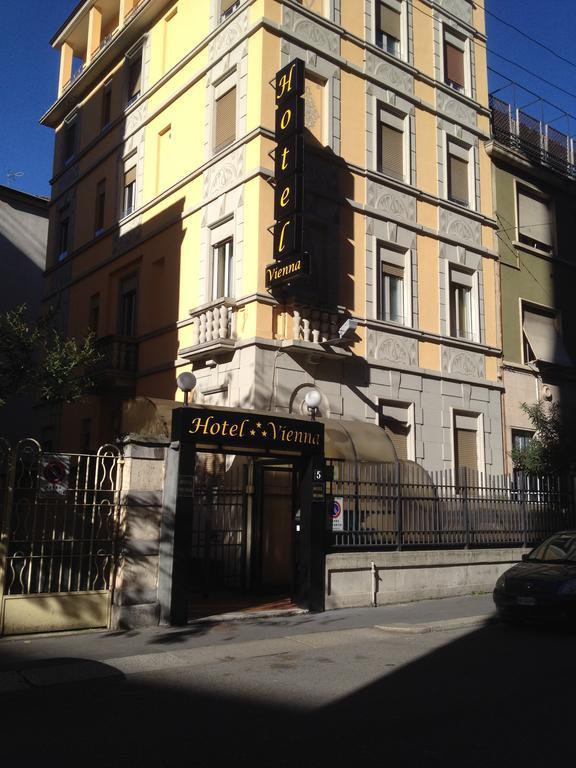 Hotel Vienna Milan Bagian luar foto